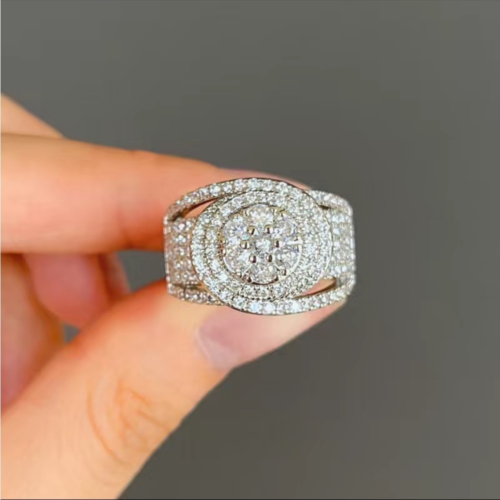 New Luxury 925 Silver Elegant Wedding Band Ring - Picture 3 of 6